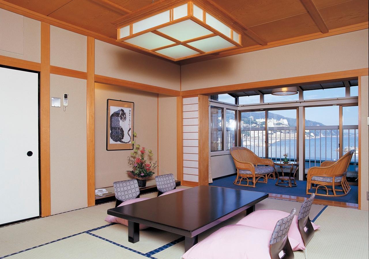 Uomisaki Hotel Атами Экстерьер фото